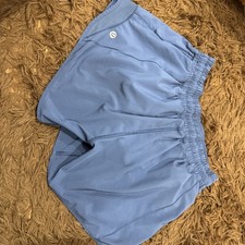 Lululemon Periwinkle/Blue Hotty Hot High Rise Shorts Size 6, 4 Inch Inseam