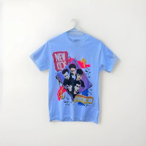 Vintage 1990 NEW KIDS ON THE BLOCK CONCERT T-Shirt S single 1990s vintage concert t-shirt, vintage, single stitch, B+ condition