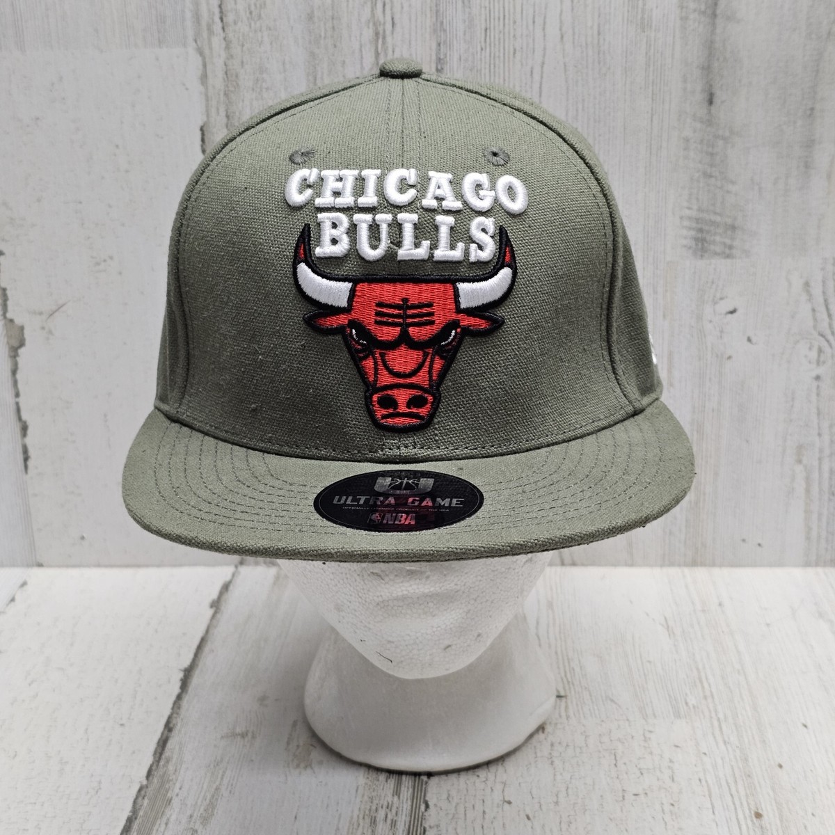 Ultra Game NBA Chicago Bulls Mens Unisex Snapback Hat Olive Green