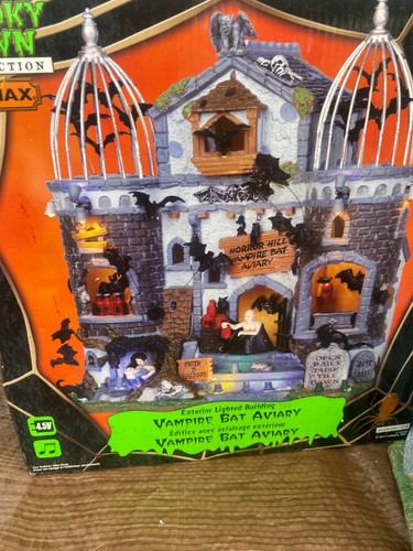 Lemax Spooky Town VAMPIRE BAT AVIARY Lighted Musical House WORKS GREAT - Picture 2 of 12