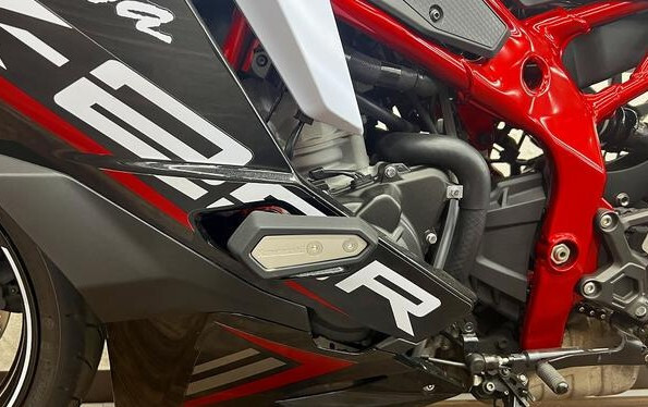 叶督 kawasaki ZX25R Ride, Review of Kawasaki ZX-25R SE | pros and cons of