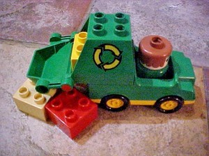 lego duplo recycling truck