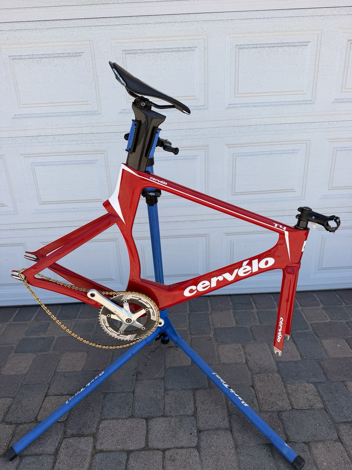 Cervelo T4, 56 cm Track Bike. Fixed Gear With Shimano Dura Ace 7600 Crank 165mm