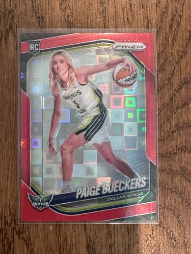 Paige Bueckers [Red Pandora] #147 2025 Panini Prizm WNBA card