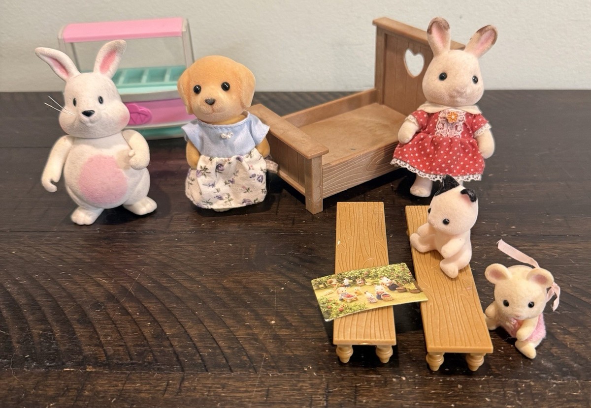 Little Li'l Woodzeez Lil Hoppingood White Bunny Figures Family 9