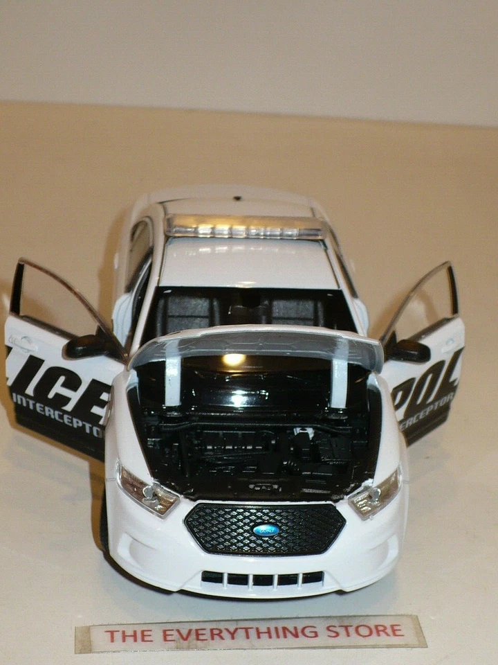 WELLY FORD POLICE INTERCEPTOR WHITE 1:24 SCALE NEW USA FREE SHIP  - Image 3 of 4