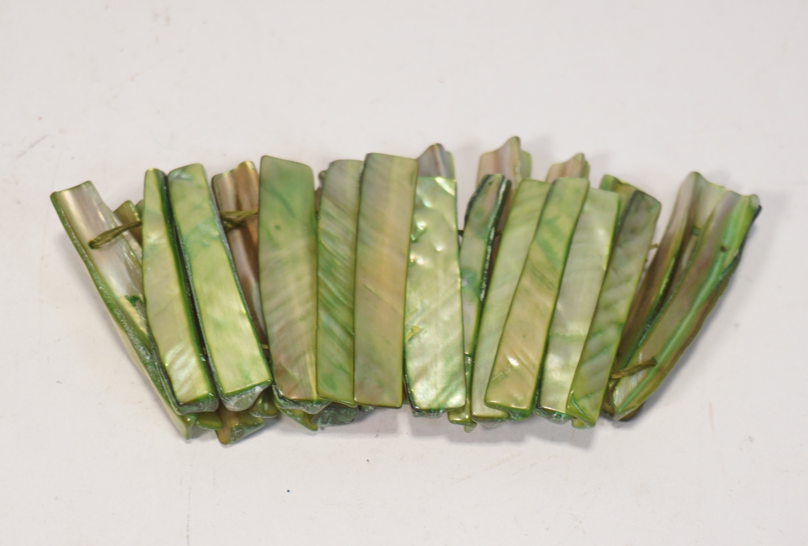 Pulsera Vintage Elástica Ancha Con Concha Verde Y Acabado De Nácar Con Goma