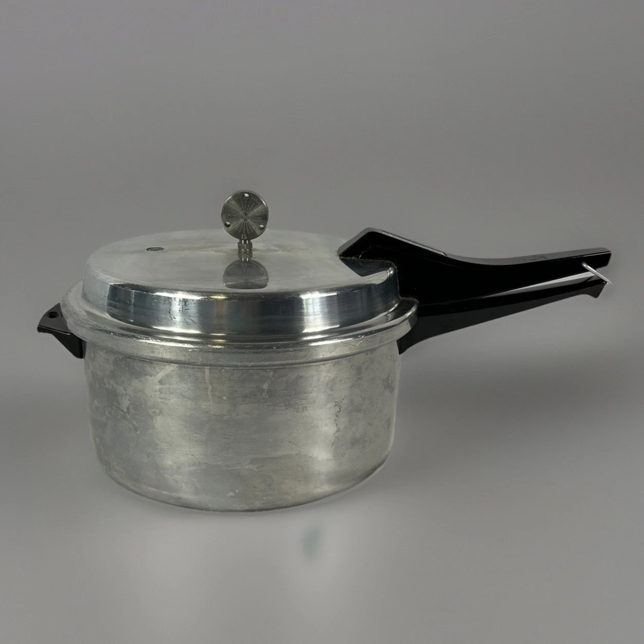 Vintage Mirro Mirro-Matic 6 Quart Stovetop Pressure Cooker Pan Model M-0596 GUC