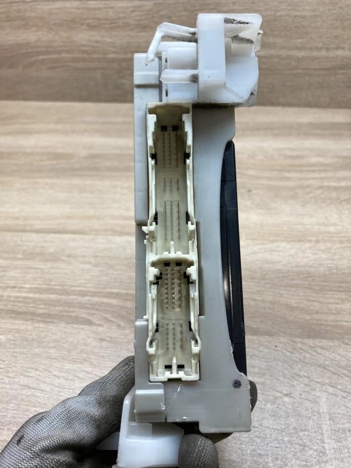 89221 47242 8922147242 238000 4351 Fuse module Fits for Toyota Corolla Verso AR1 - Image 4 of 4