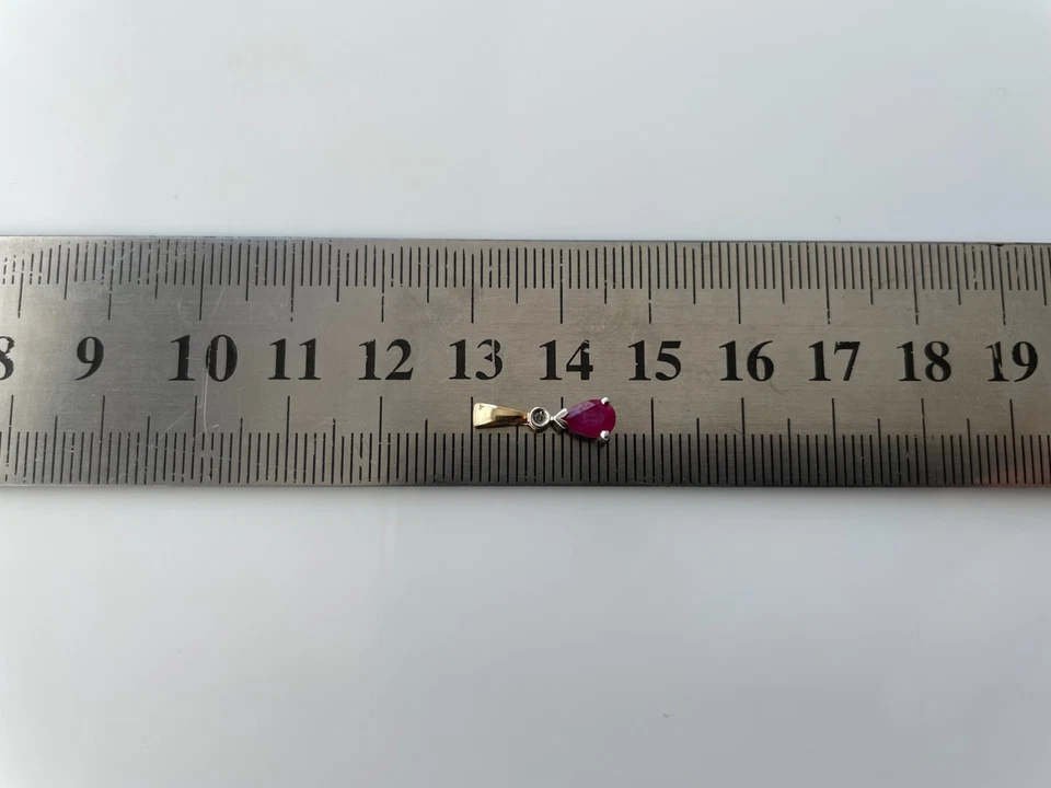 Ruby and Diamond Pendant 9ct Gold Diamond & Ruby Pendant 9ct Gold Pendant - Image 2 of 4