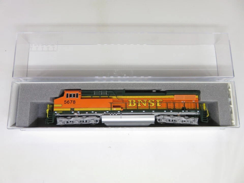 Kato 176-7115 N Scale BNSF GE AC4400CW Diesel Locomotive #5678 NIB - Image 4 of 4