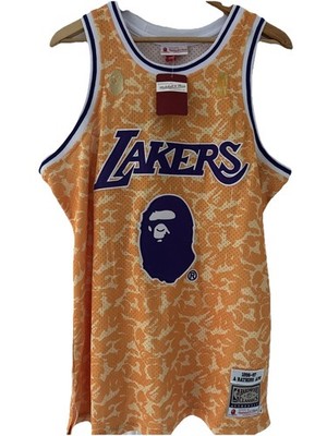 A BATHING APE ロサンゼルス・レイカーズ ジャージ 93 BATHING APE X BAPE L Mitchell & Ness Lakers 93 Swingman Jersey 44