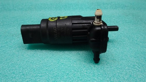 VW Golf V 1K1 Wischwasserpumpe 1T0955651A