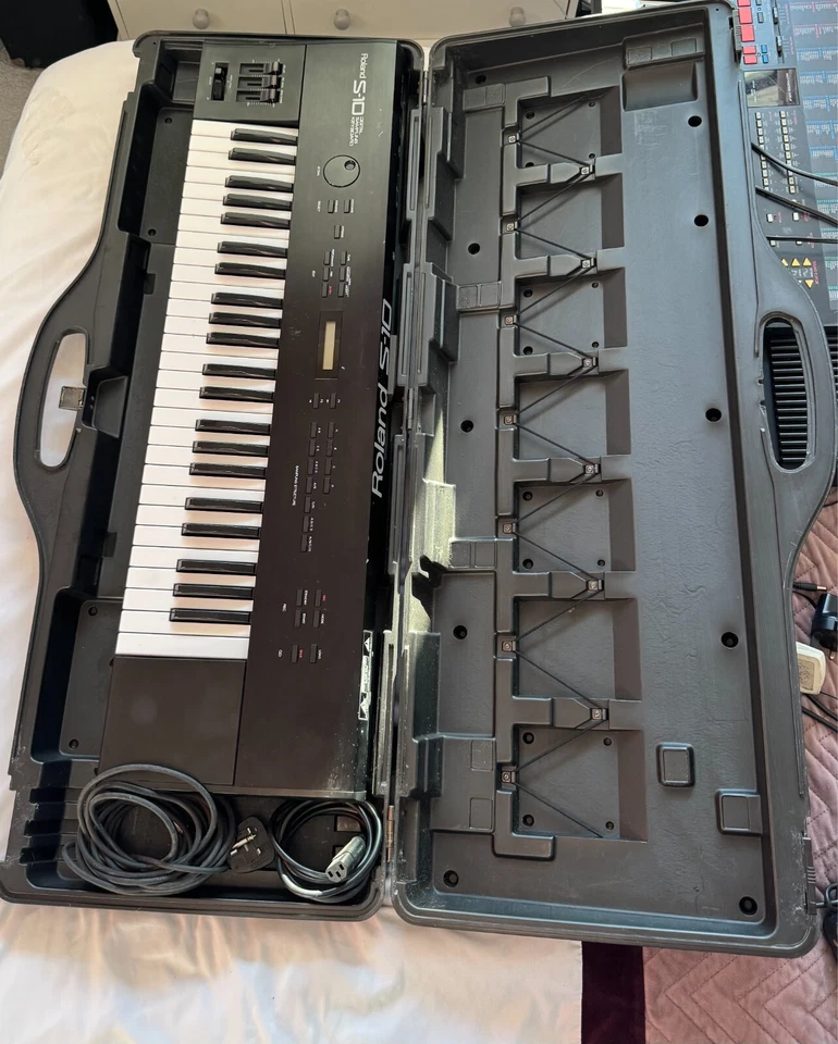 Roland S-10 Digital Sampler & Keyboard - Working - Image 3 of 4