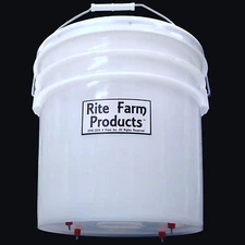 RITE FARM 3.5 GALLON AUTOMATIC WATERER 4 NIPPLE DRINKER CHICKEN POULTRY COOP