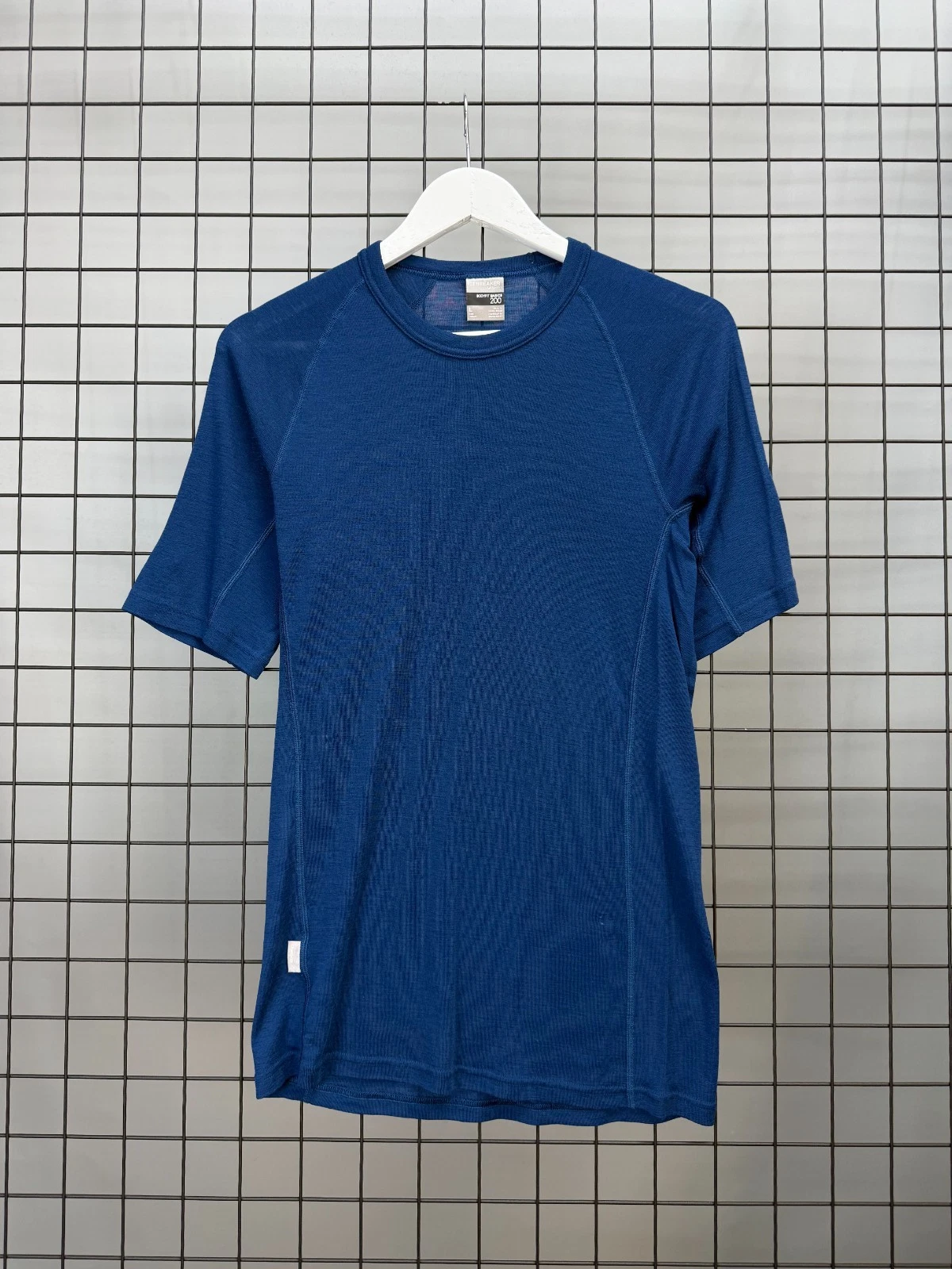 Icebreaker Bodyfit 200 Merino Wool T-Shirt Mens Size L Blue Base Layer Hiking
Opens in a new window
