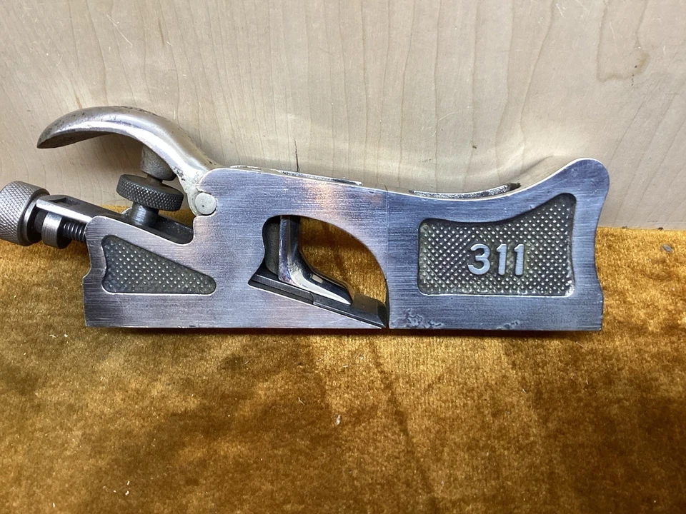 Record 311 Shoulder & Chisel Plane (Early Version) Good But Damage To Plating. - Image 3 of 4