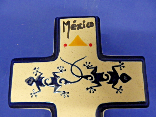 Arte Mexicano Cerámica Artesanal Pared Cruz Cristiana Borde Azul y Lagartos 7" X 5" - Imagen 2 de 6