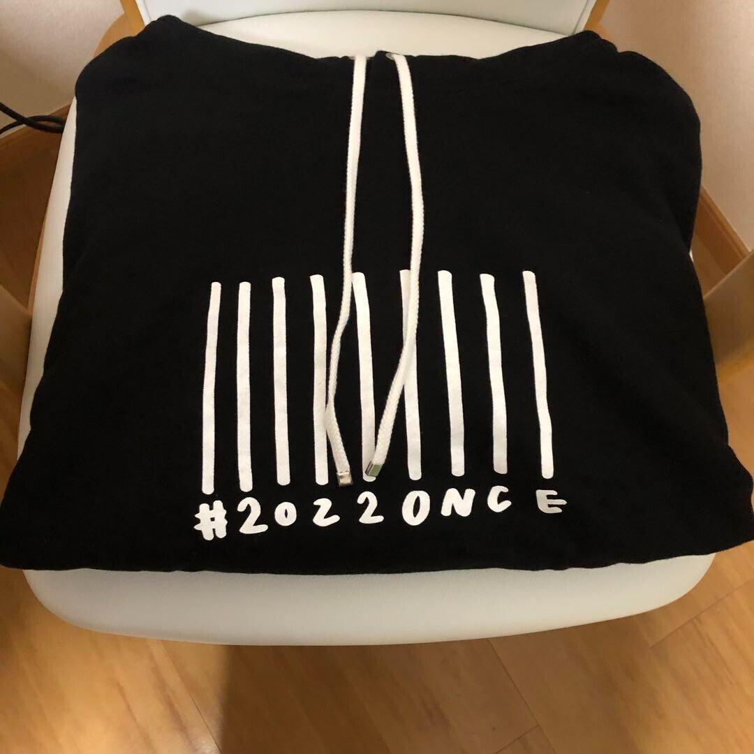 twice MOMO Tシャツ　新品未開封 TWICE MOMO モモ Tシャツ ブラック Mサイズ - メルカリ