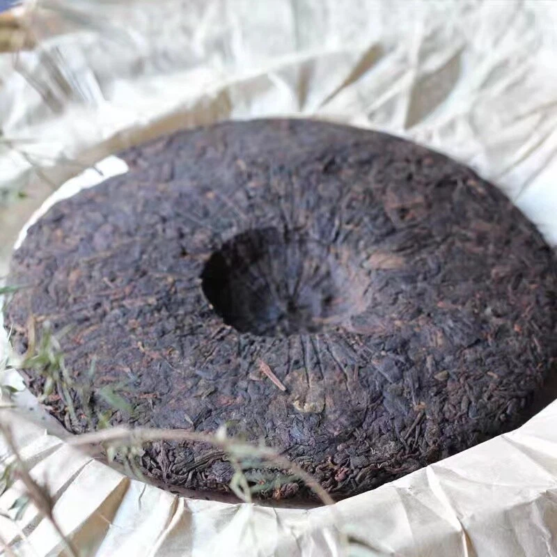 Raro té Pu-Erh maduro 2006 Yunnan 357 g - pastel de té negro Menghai de colección 普洱熟茶饼 Foto 2 de 4