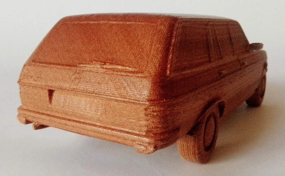 1:16 E-Class W123 Estate Modello replica in legno altre auto su richiesta - Immagine 3 di 4