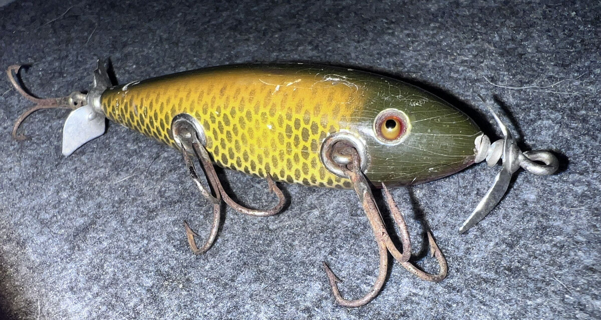 Vintage Creek Chub Wooden Wood Injured Minnow Fishing Lure Vintage Creek Chub Wooden Wood Injured Minnow Fishing Lure