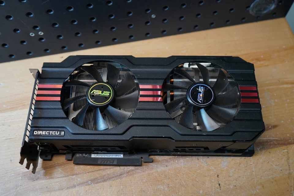 (G) ASUS HD 7970 DirectCU II 3GB GDDR5 Graphics Card HD7970-DC2-3GD5 - Image 2 of 4