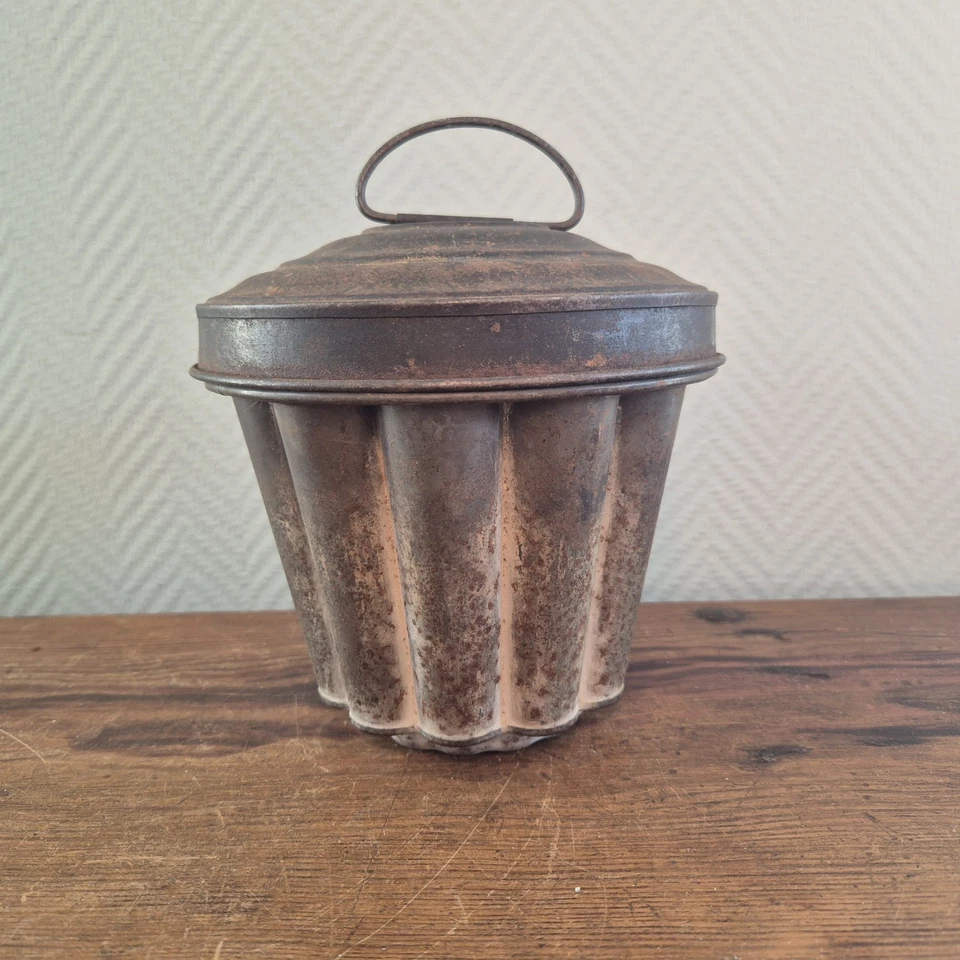 Antiguo molde de pudín de hojalata pastel gelatina pudín Bundt molde con mang... - Imagen 3 de 4