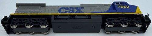 Bachmann 86011 HO Scale CSX GE Dash 8-40CW Wide Cab Diesel Locomoitve #7652 MT - Picture 7 of 8