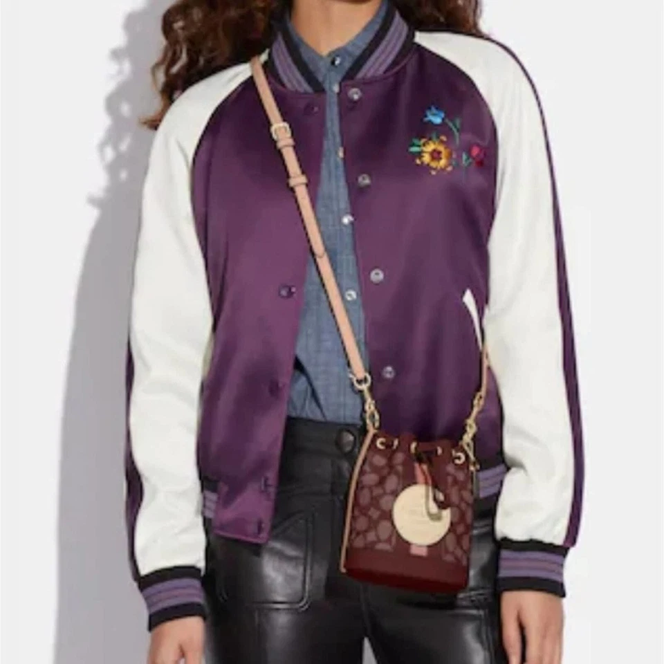 COACH MINI DEMPSEY BUCKET BAG IN SIGNATURE JACQUARD WITH STRIPE & COACH PATCH  - Image 3 of 4