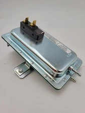 Cleveland Controls DFS-221-199 Air Pressure Sensing Switch 15 Amp 128-277 Volt