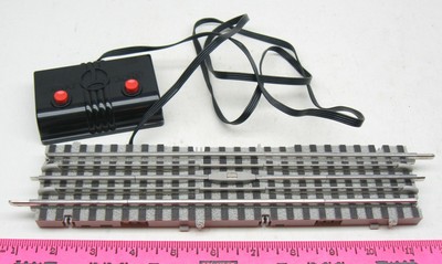 lionel fastrack uncoupling track