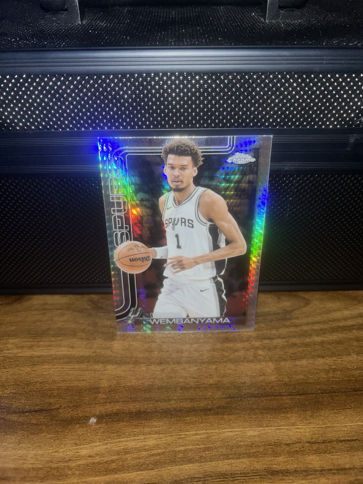 2025-26 Topps Chrome - Victor Wembanyama #221 Prism Refractor