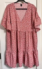 SHEIN CURVE WOMAN'S CORAL DRESS  SIZE 1XL WITH WHITE HEARTS PRINT