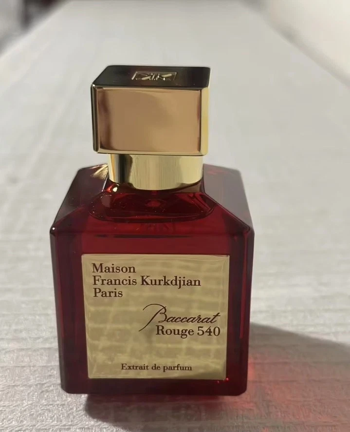 Baccarat Rouge 540 Extrait De Parfum Maison Francis Kurkdjian Paris 2,4 fl oz Foto 2 de 2