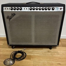 Fender TWIN REVERB Silver Panel 135 W Gitarrenverstärker