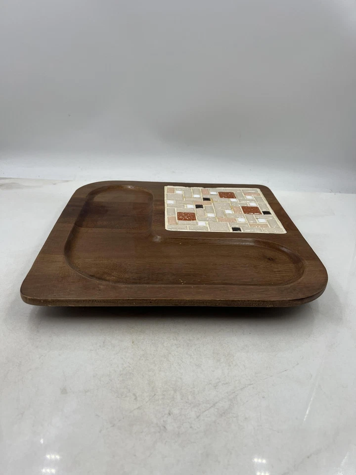 Bandeja para servir madera Hellerware mosaico azulejo remache mediados de siglo charcutería moderna Foto 3 de 4
