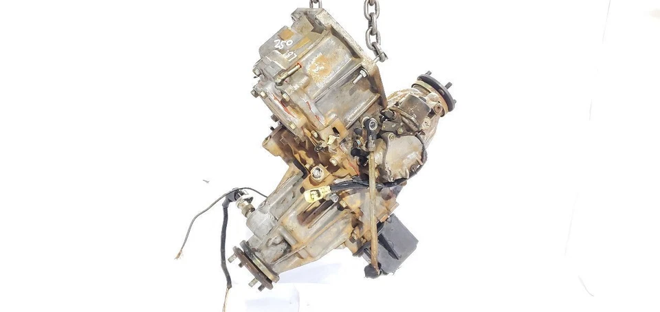 1996 1997 1998 Lexus LX450 OEM 4.5L Transfer Case  - Image 3 of 4