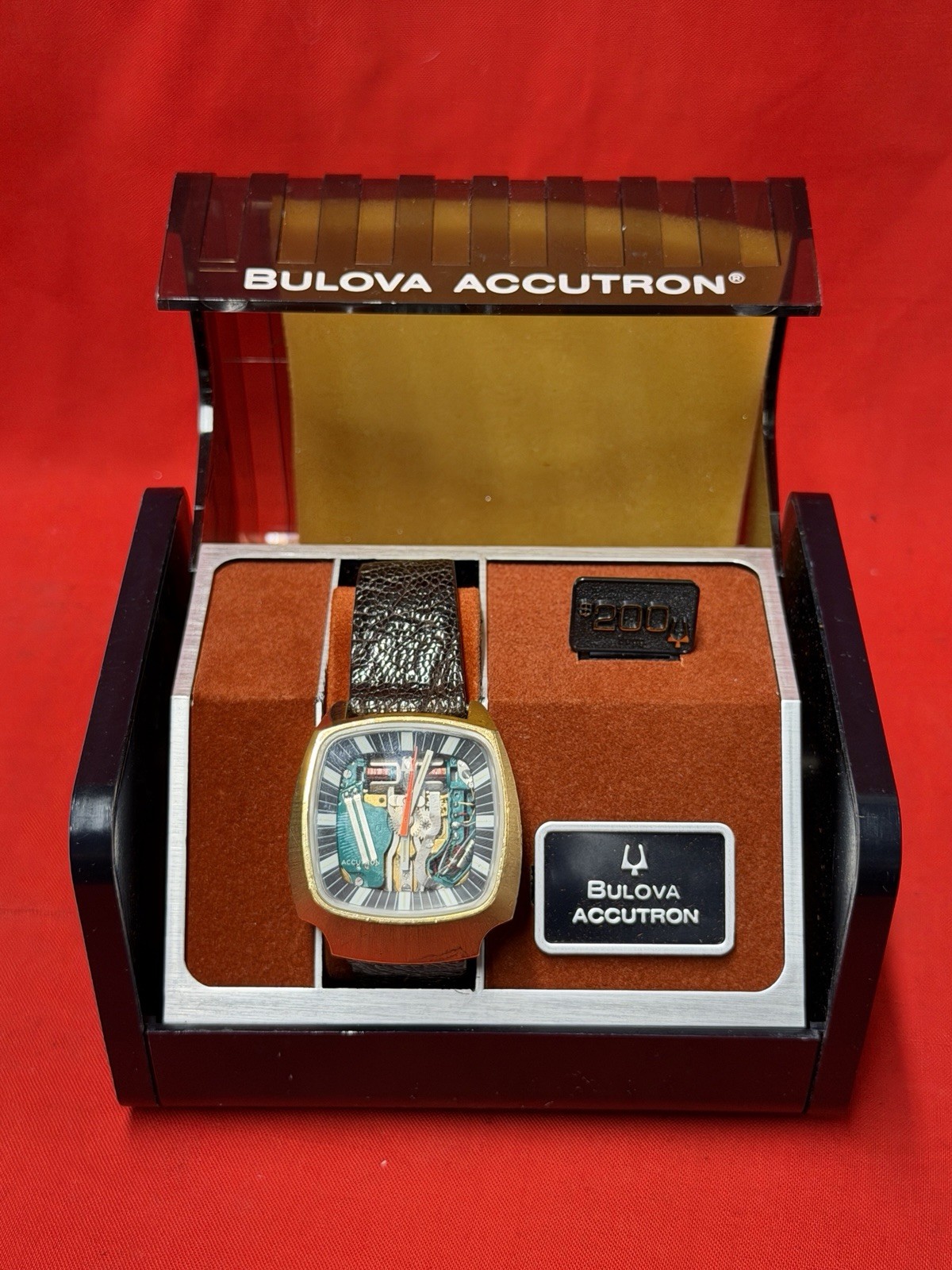Accutron Spaceview w/ Skeleton 214 Bulova Wristwatch Display Dial Case Vintage - VintageWatches.PK Accutron Spaceview w/ Skeleton 214 Bulova Wristwatch Display Dial Case Vintage - vintagewatches.pk