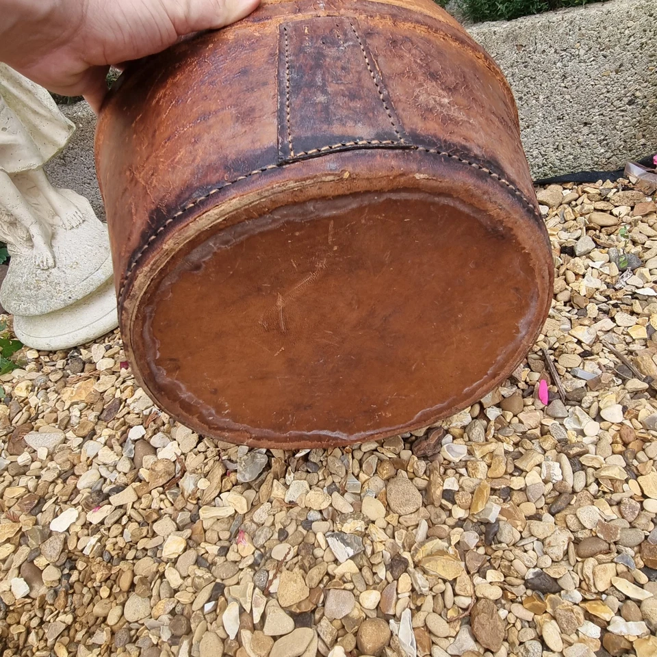 Antique GA Dunn & Co. London Silk Top Hat with Leather Hat Box, Gloves & Brush - Image 3 of 4