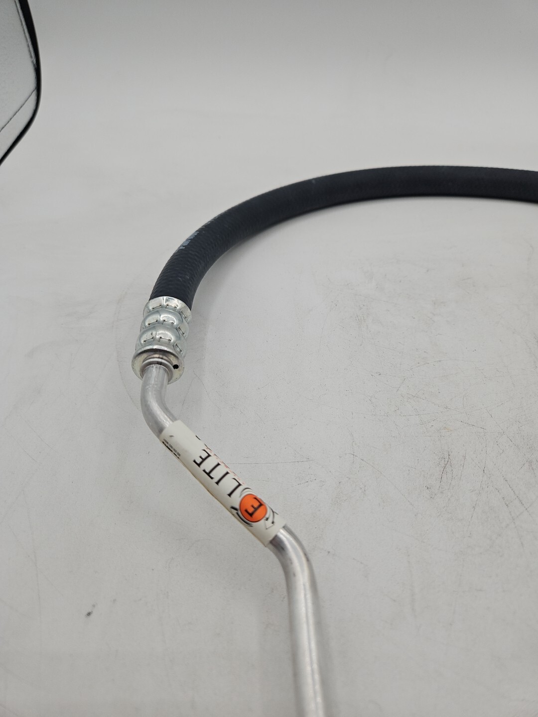 ROLLS ROYCE & BENTLEY AIR CONDITIONING HOSE CONDENSER TO DRIER UD71484