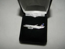 UNITED AIRLINES A320 AIRBUS AIRPLANE TACK PIN CONTINENTAL PILOT CHRISTMAS GIFT 