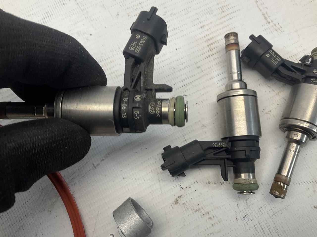 14-24 Maserati Ghibli 3.0L V6 Right Distributor Fuel Injector Rail Ramp Q