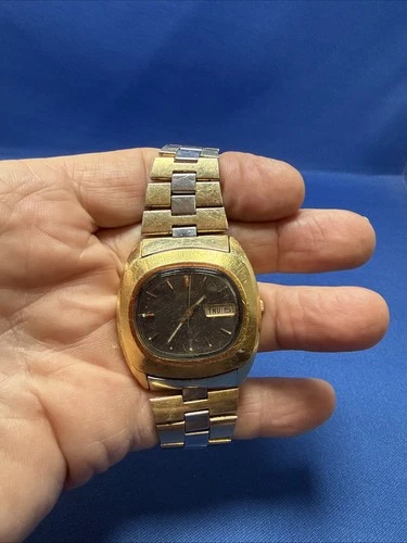 VINTAGE SEIKO 7006 5000 AUTOMATIC WATCH, 19 JEWELS. RUNS, KEEPS TIME