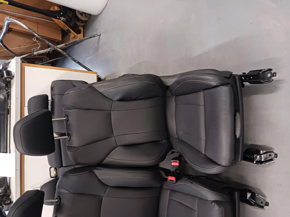 '20-'22 SUBARU OUTBACK Complete black leather electric seat set w/heat OEM - Image 3 of 4