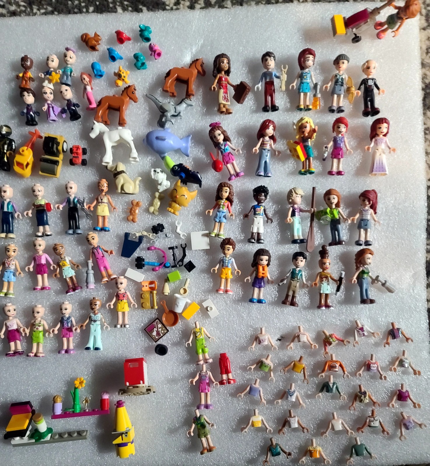 Large Amount Of Polly Pocket And Friends, Animals & Accessories  Over 122