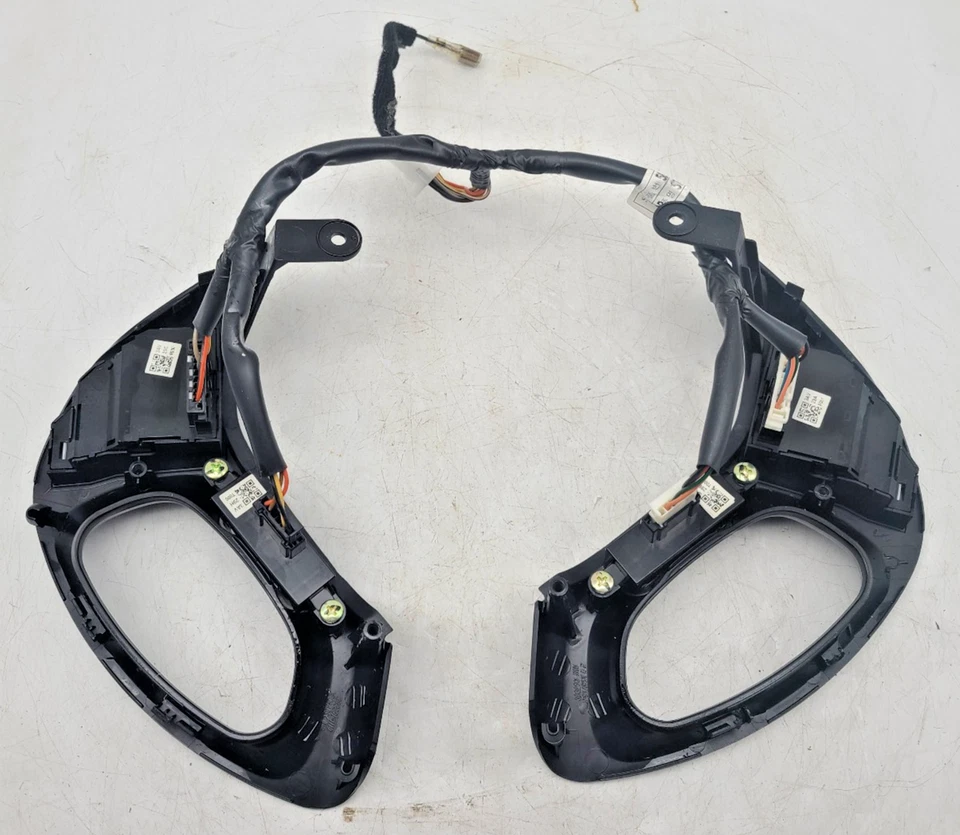 2009-2013 Hyundai Tucson Steering Wheel CONTROLS BLACK BEZEL CRUISE AUDIO OEM - Image 4 of 4