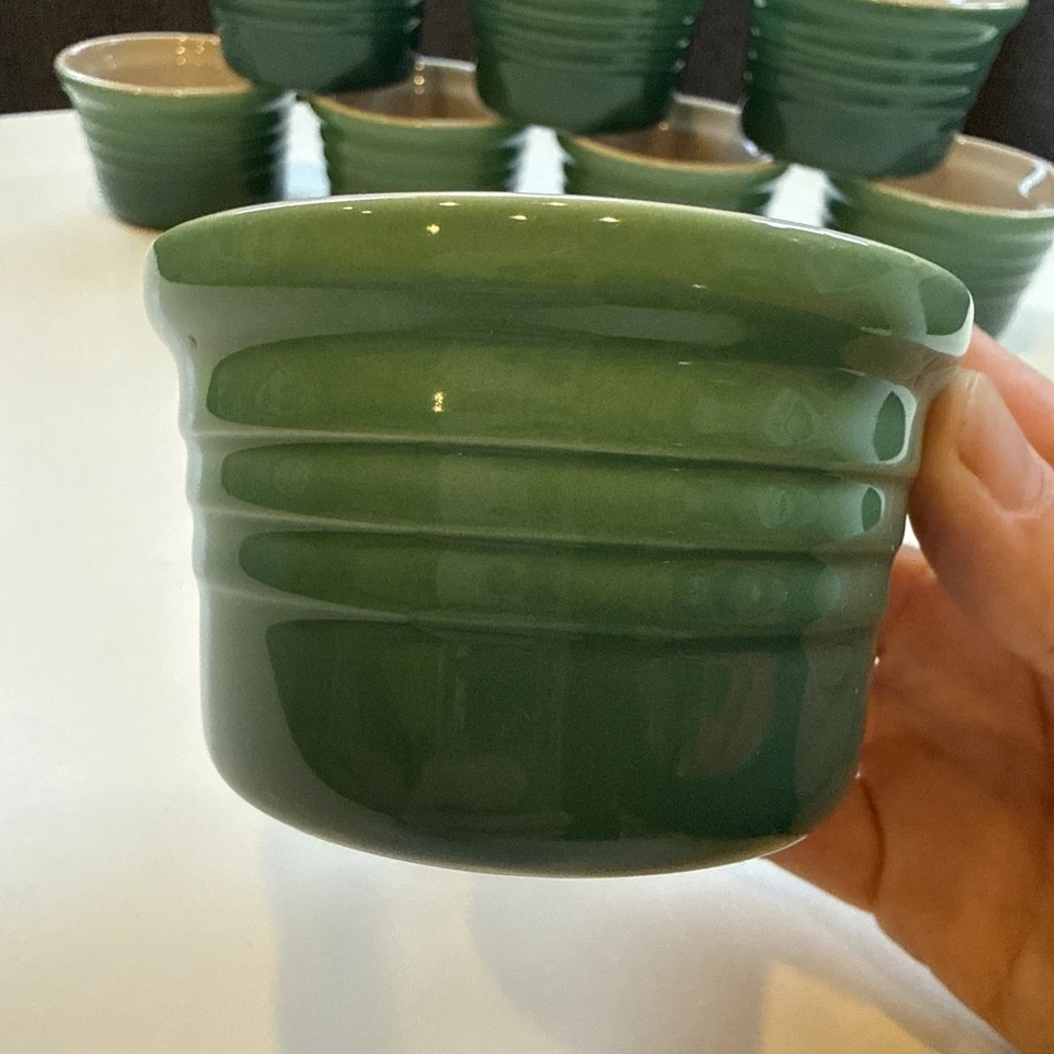 Juego de 8 Ramekins de Gres Le Creuset, Como Nuevo, Hermoso Ombre Verde Foto 2 de 4