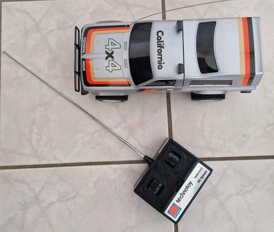 Technotoy Toyota Hilux California 4WD Funkferngesteuertes Auto Rarität Vintage - Bild 3 von 4