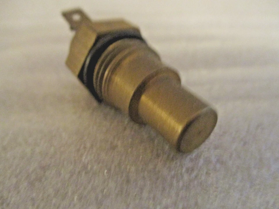 Transmisor de temperatura de refrigerante del motor estándar TS-61 Foto 2 de 3